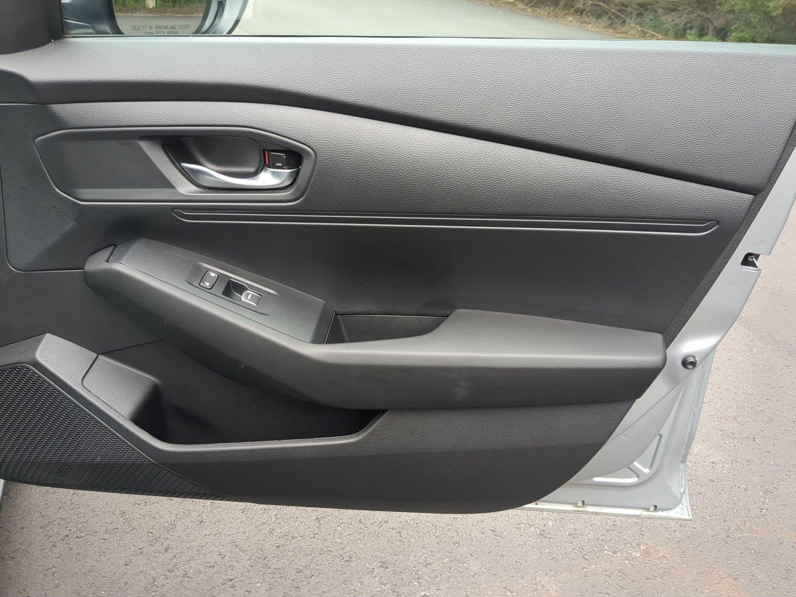 Used 2024 Solar Silver Metallic Honda LX image 33