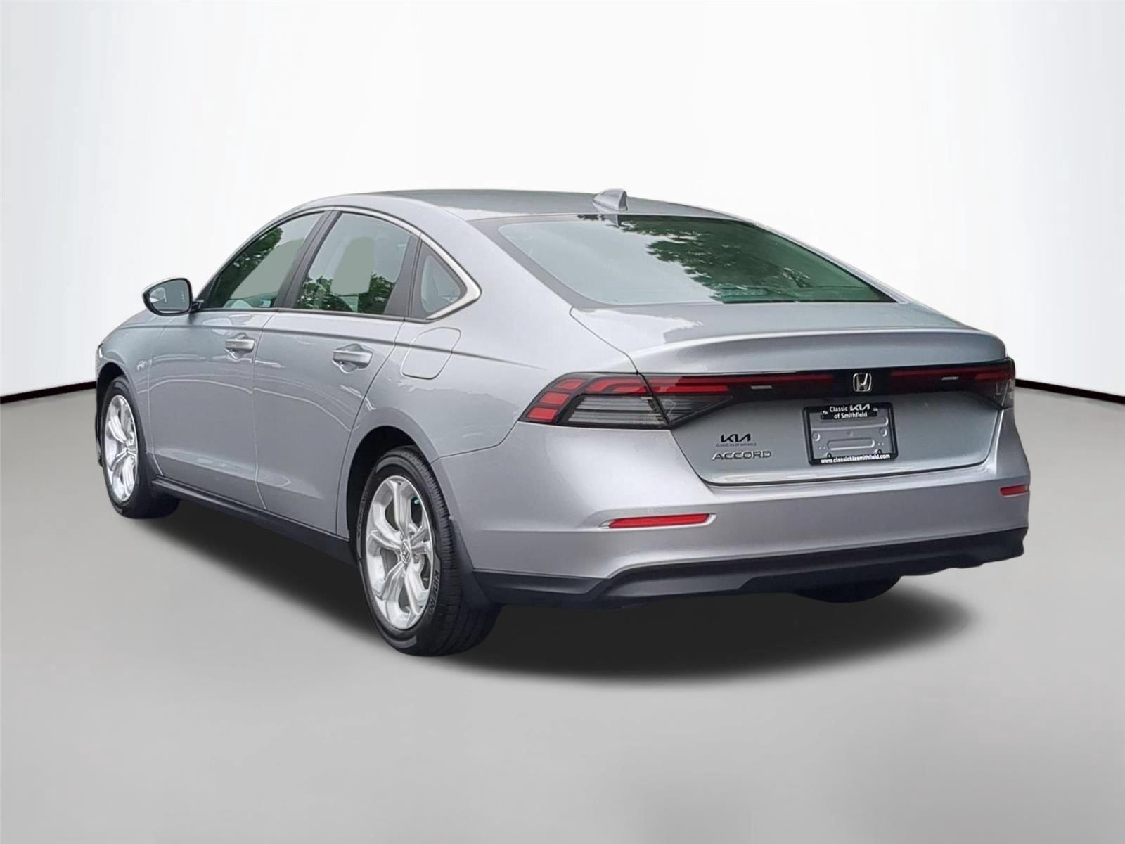 Used 2024 Solar Silver Metallic Honda LX image 3