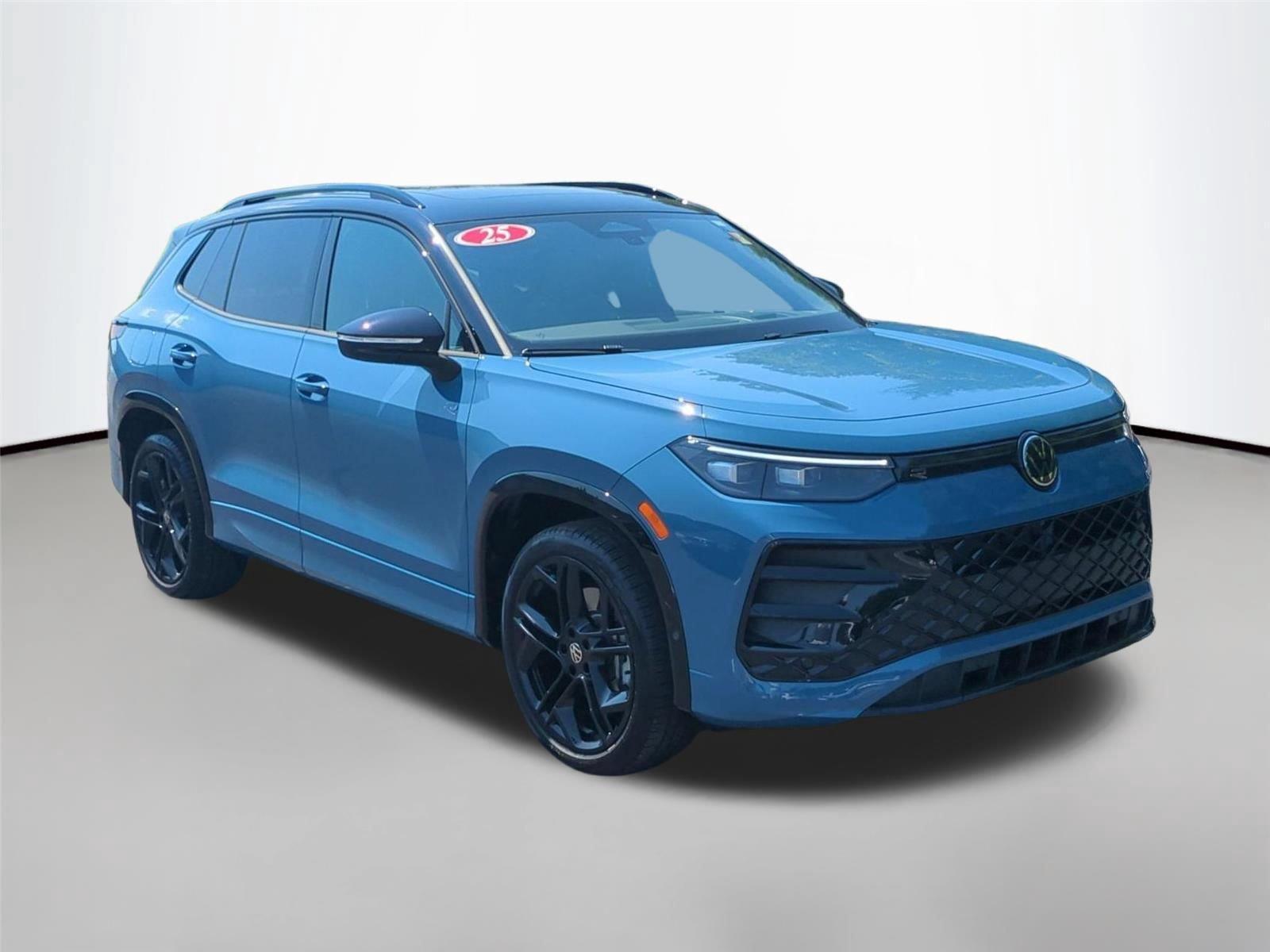 Used 2025 Monterey Blue Pearl VOLKSWAGEN SERBLK image 7