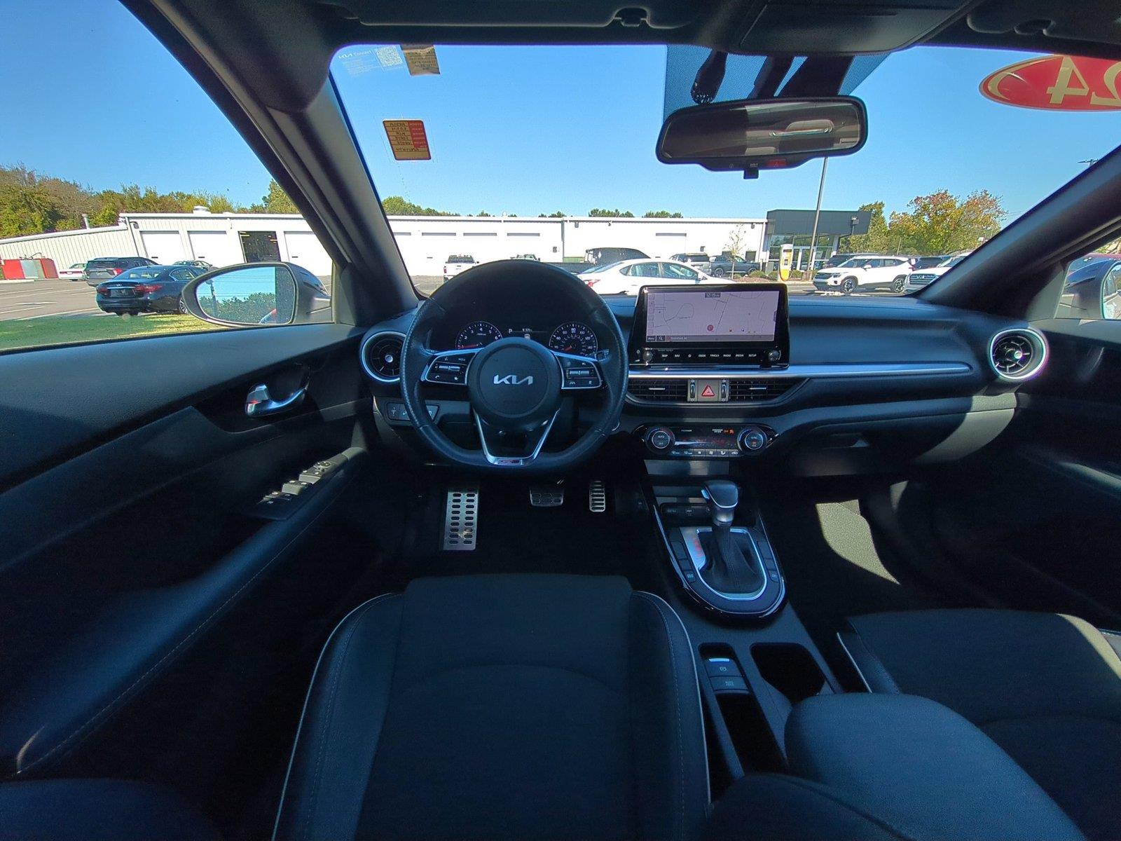 Used 2024 Snow White Pearl Kia GT-Line image 33