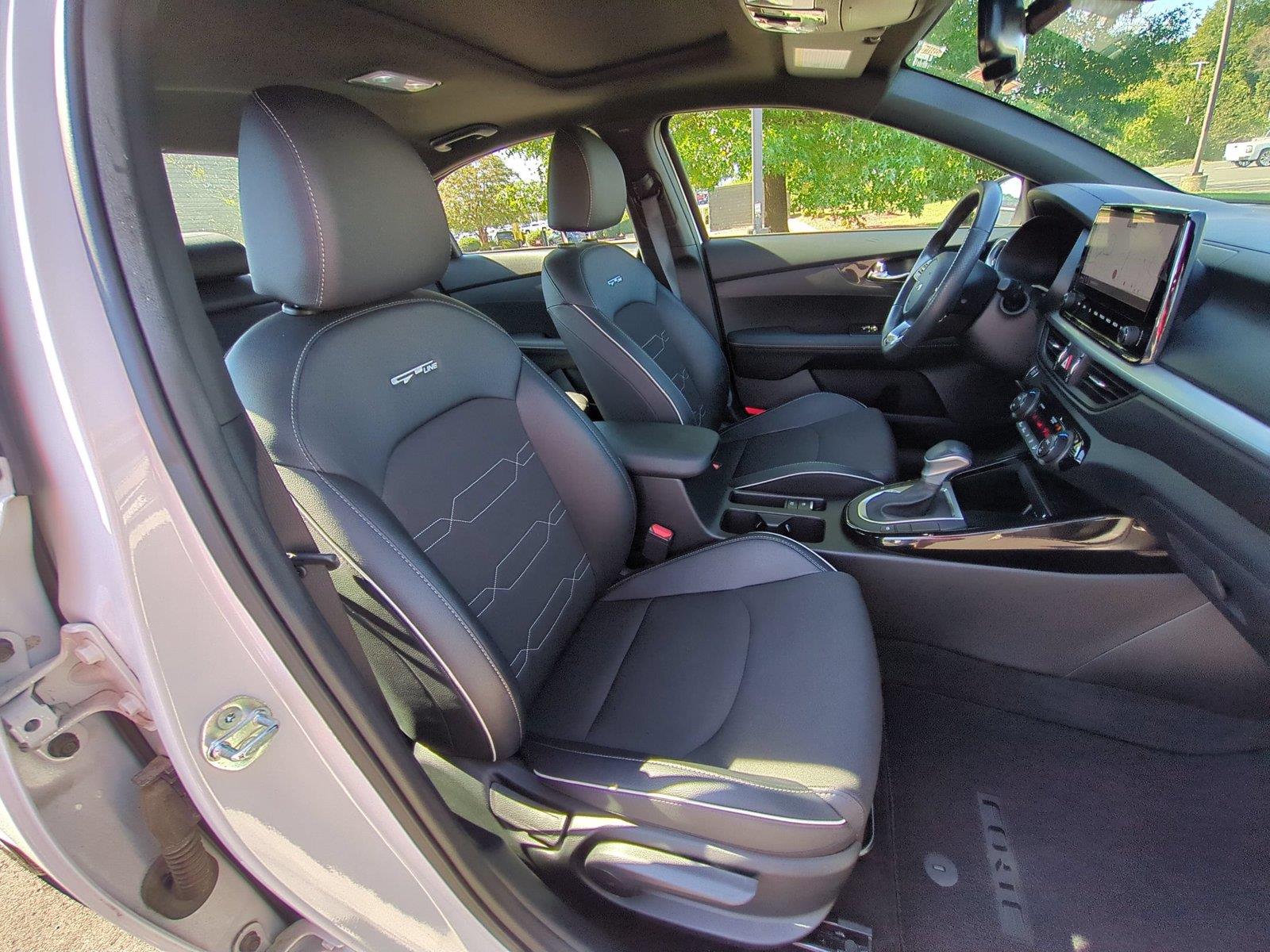 Used 2024 Snow White Pearl Kia GT-Line image 37