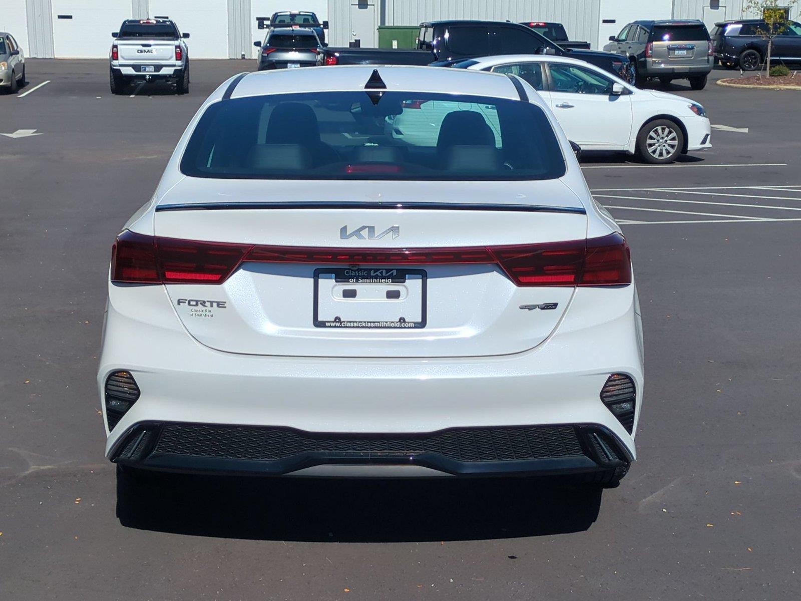 Used 2024 Snow White Pearl Kia GT-Line image 4
