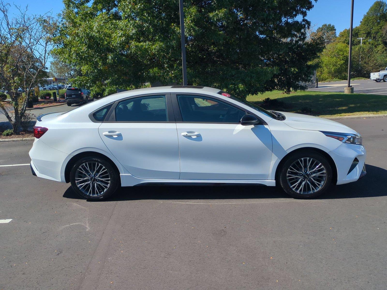 Used 2024 Snow White Pearl Kia GT-Line image 6
