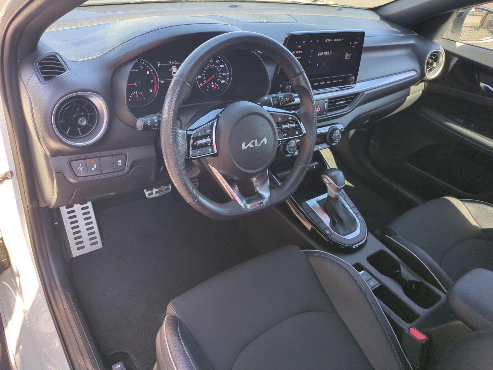 Used 2024 Snow White Pearl Kia GT-Line image 18