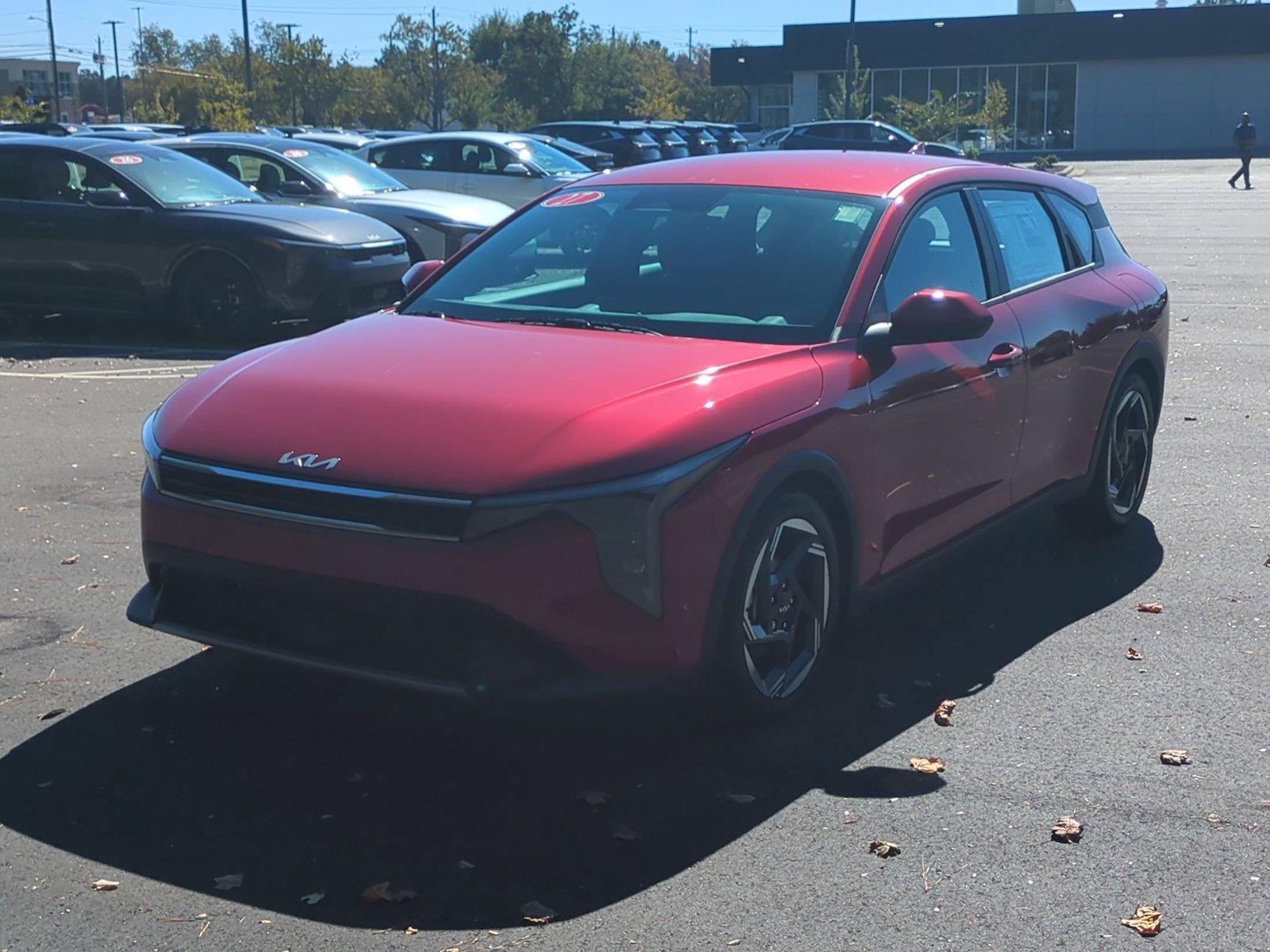 Currant Red 2027 Kia K4 Hatchback Hatchback Front-Wheel Drive Continuously Variable Transmission