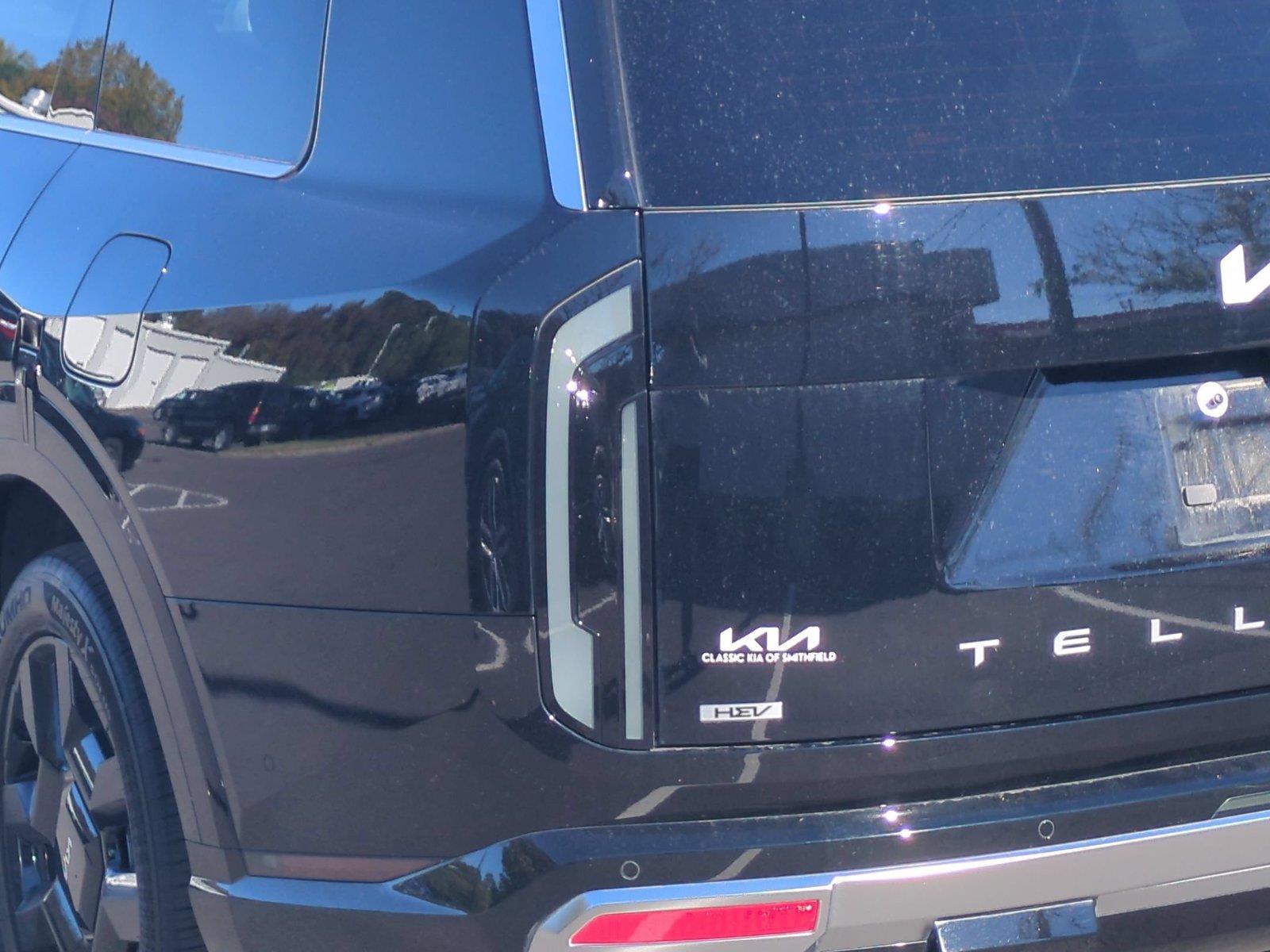 Used 2027 Ebony Black Kia SX-Prestige image 11