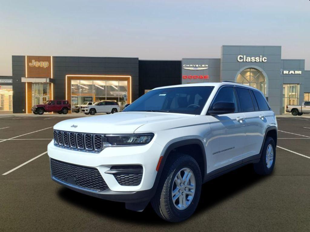 2025 Jeep Grand Cherokee Laredo's photo