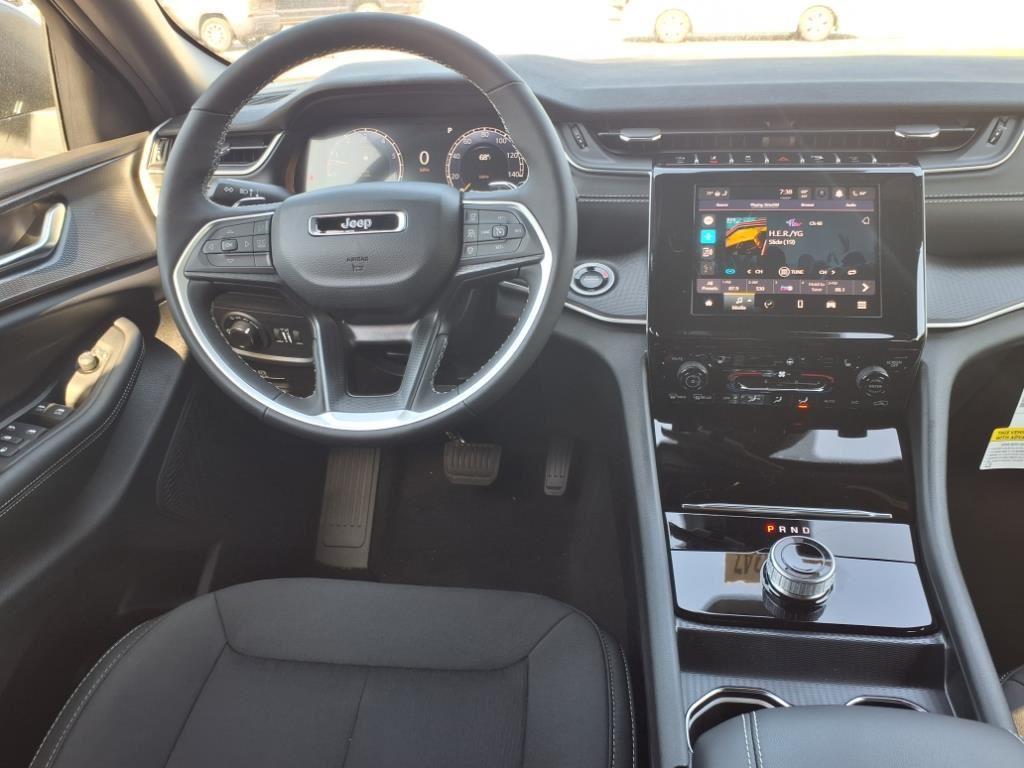 2025 Jeep Grand Cherokee Laredo - Photo 22