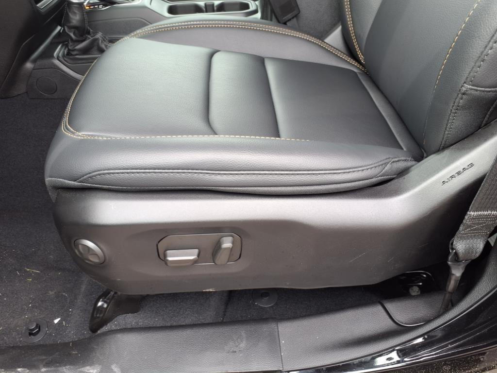 Used 2025 Black Clearcoat Jeep Sahara image 6