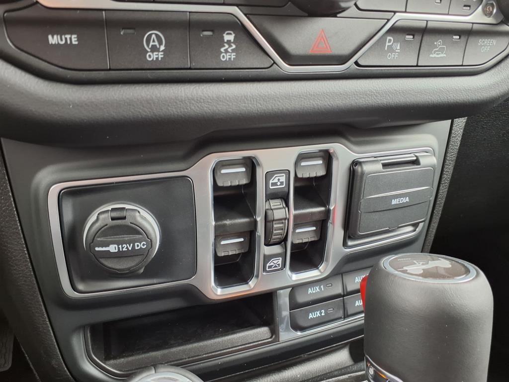 Used 2025 Black Clearcoat Jeep Sahara image 11