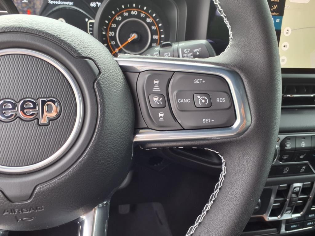 Used 2025 Black Clearcoat Jeep Sahara image 15
