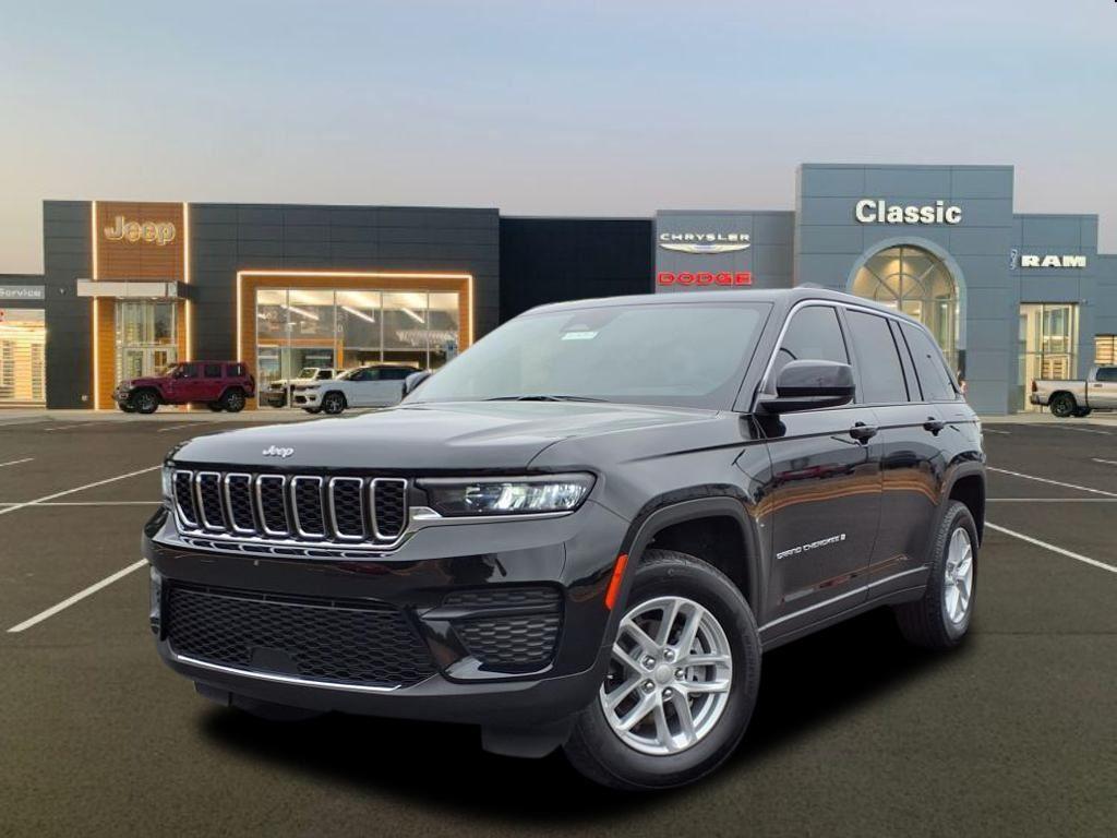 2024 Jeep Grand Cherokee Laredo's photo