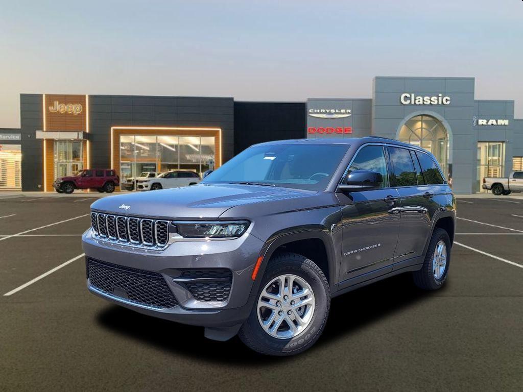 2024 Jeep Grand Cherokee Laredo's photo