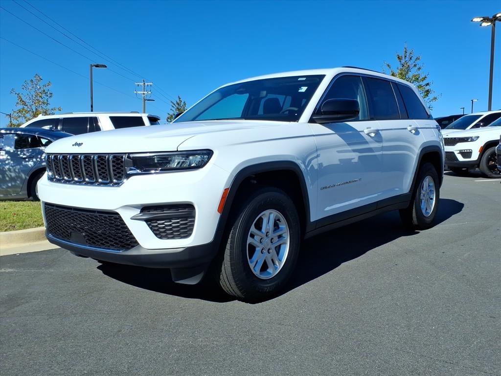 2024 Jeep Grand Cherokee Laredo 4WD