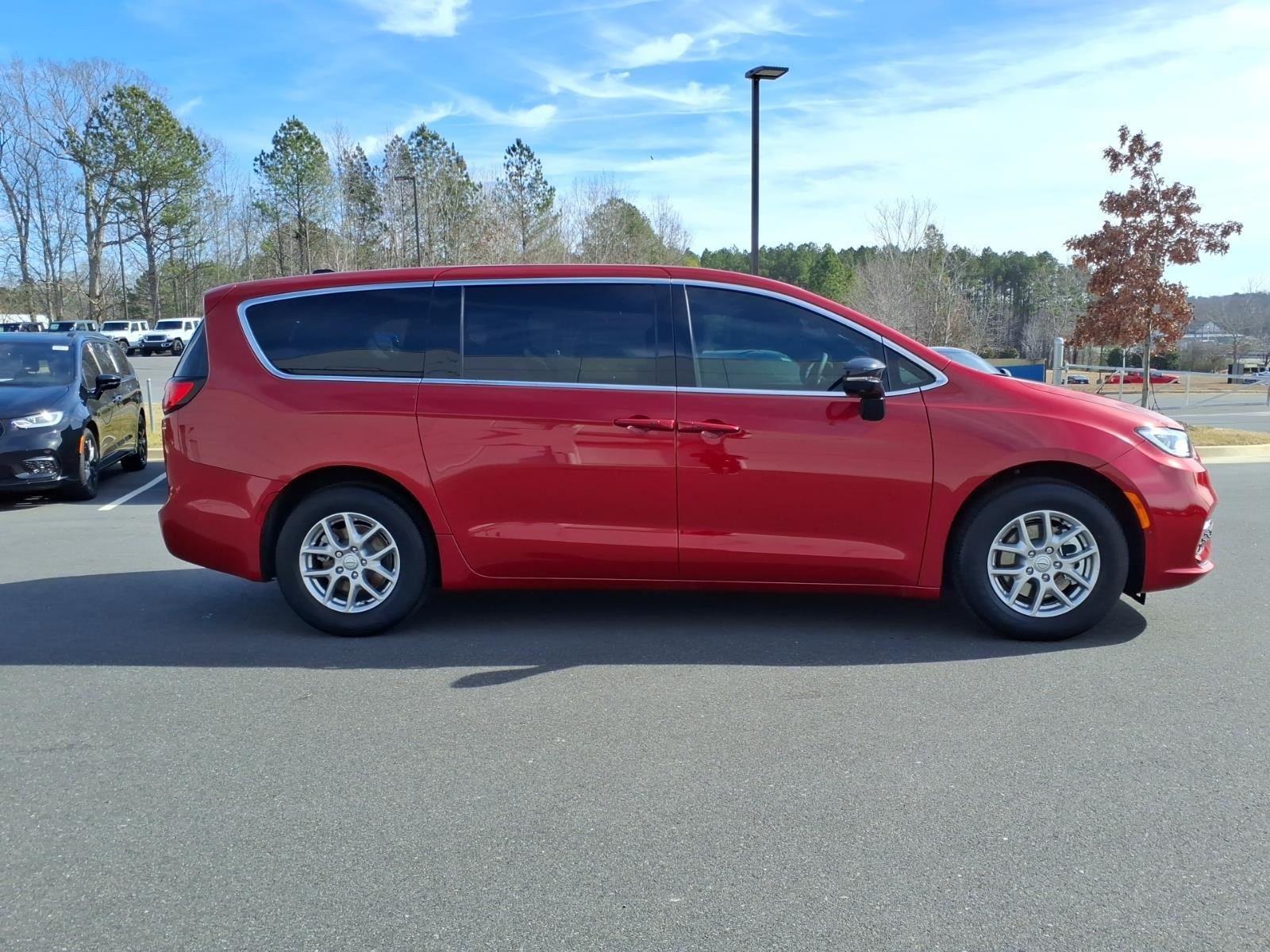 New 2026 Red Hot Pearlcoat Chrysler Select image 25