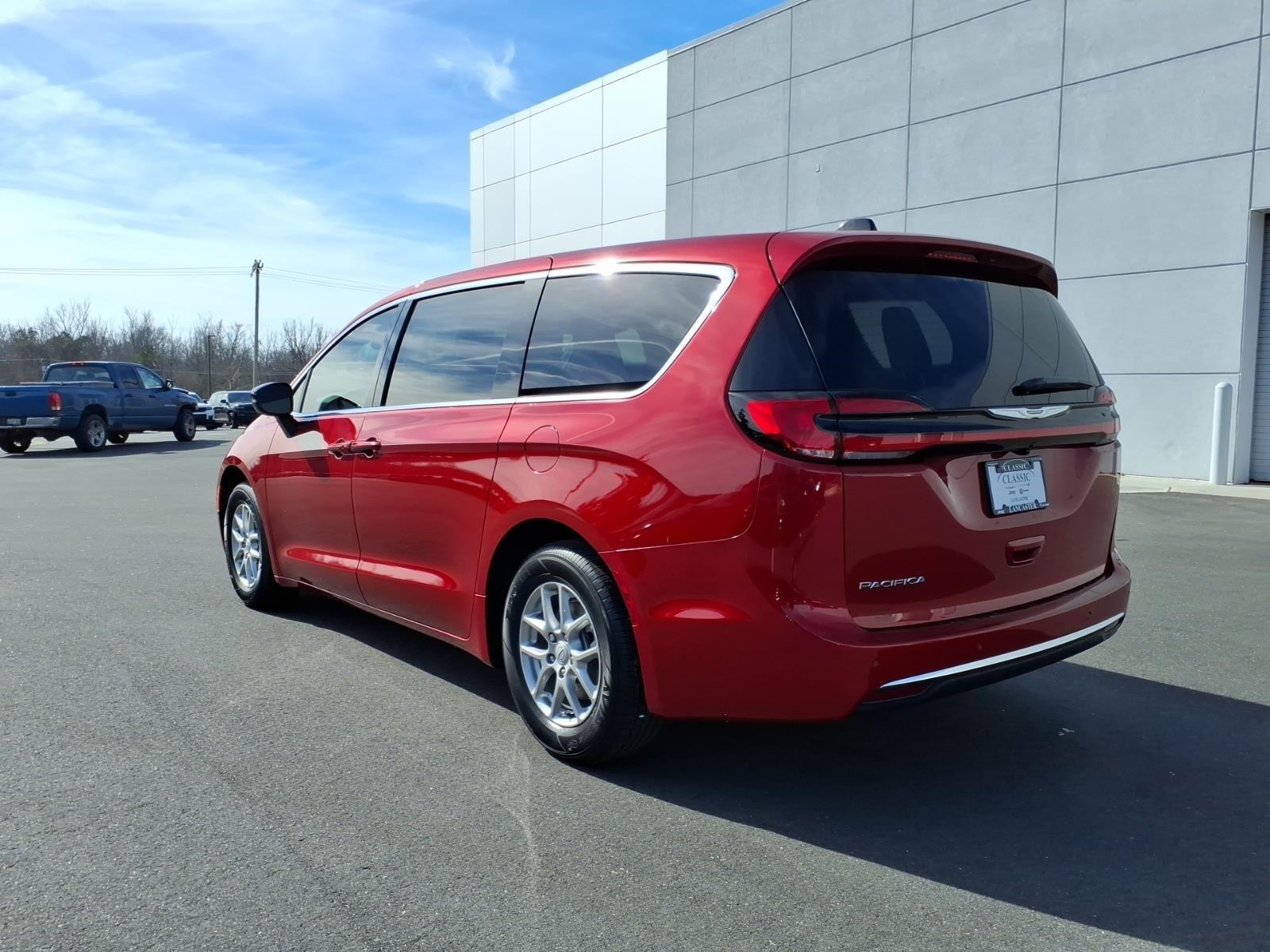 New 2026 Red Hot Pearlcoat Chrysler Select image 28