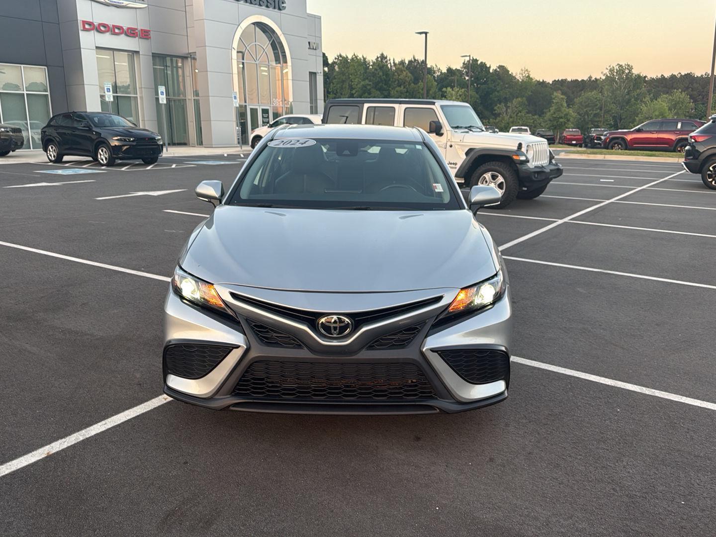 View vehicle photo 3