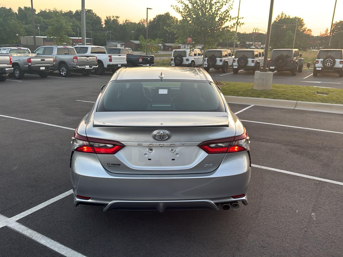 View vehicle photo 7