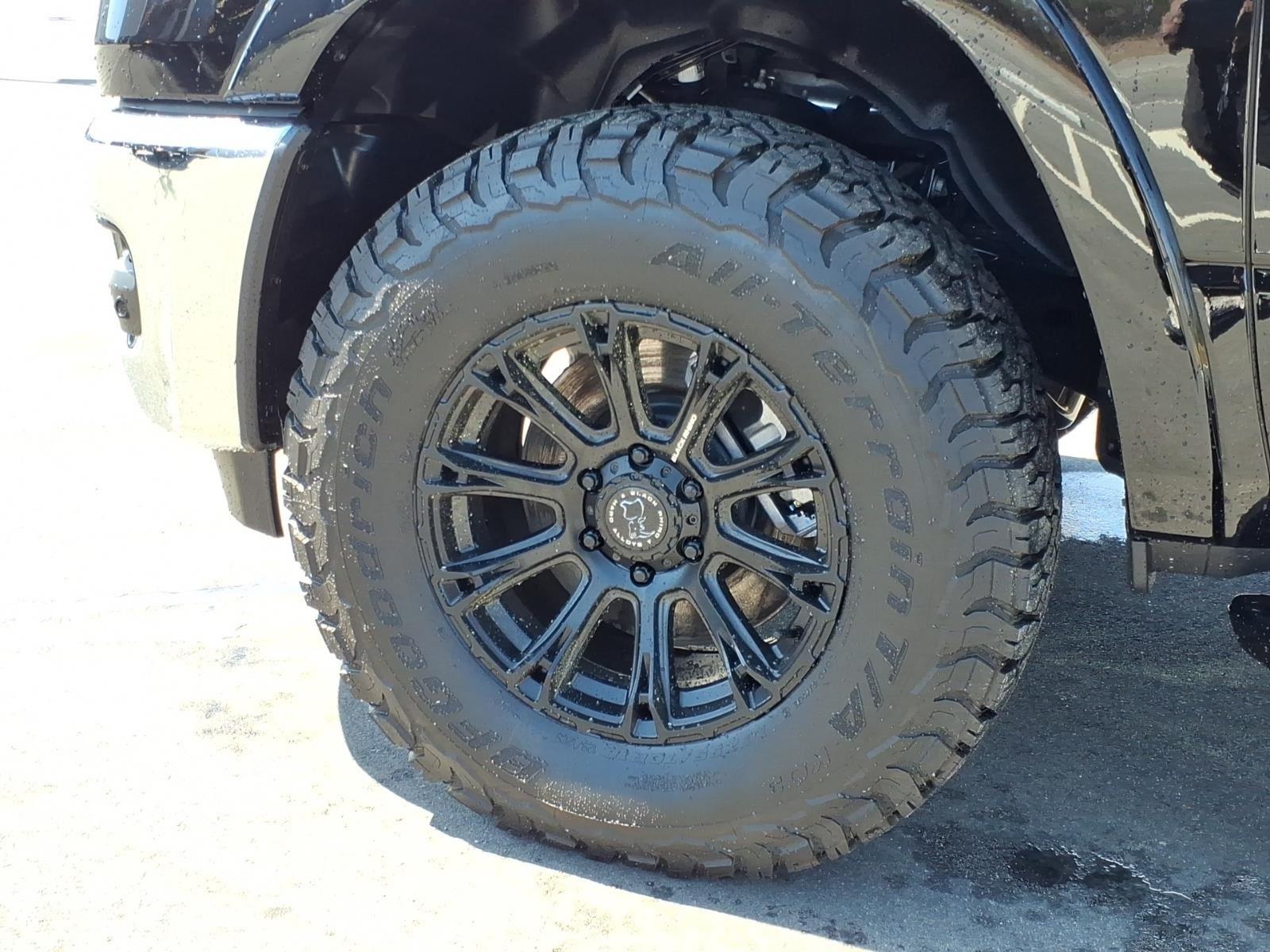 New 2026 Diamond Black Crystal Pearlcoat Ram Big Horn image 10