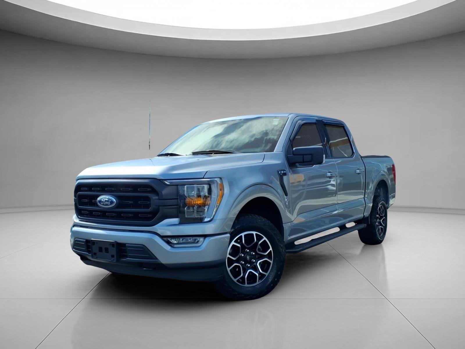 Iconic Silver Metallic 2021 Ford F-150 XLT SuperCrew 4WD Pickup Truck Four-Wheel Drive Automatic