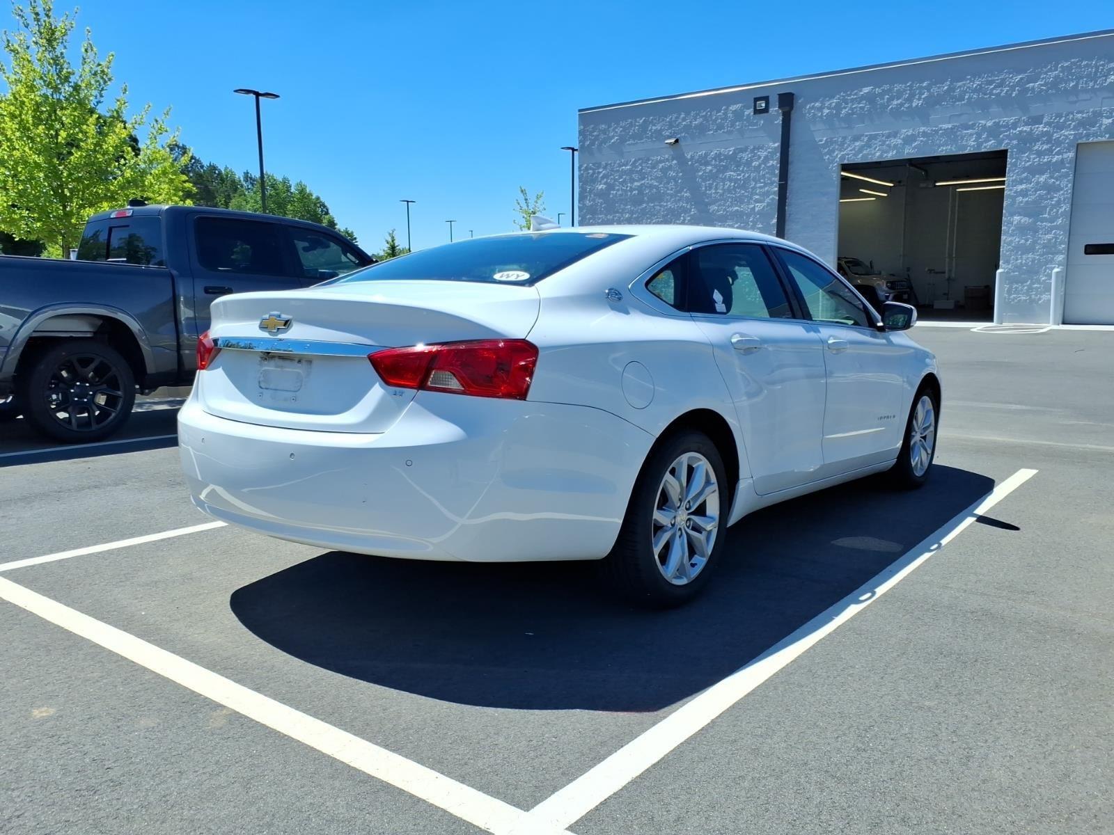 Used 2016 Summit White Chevrolet LT image 8