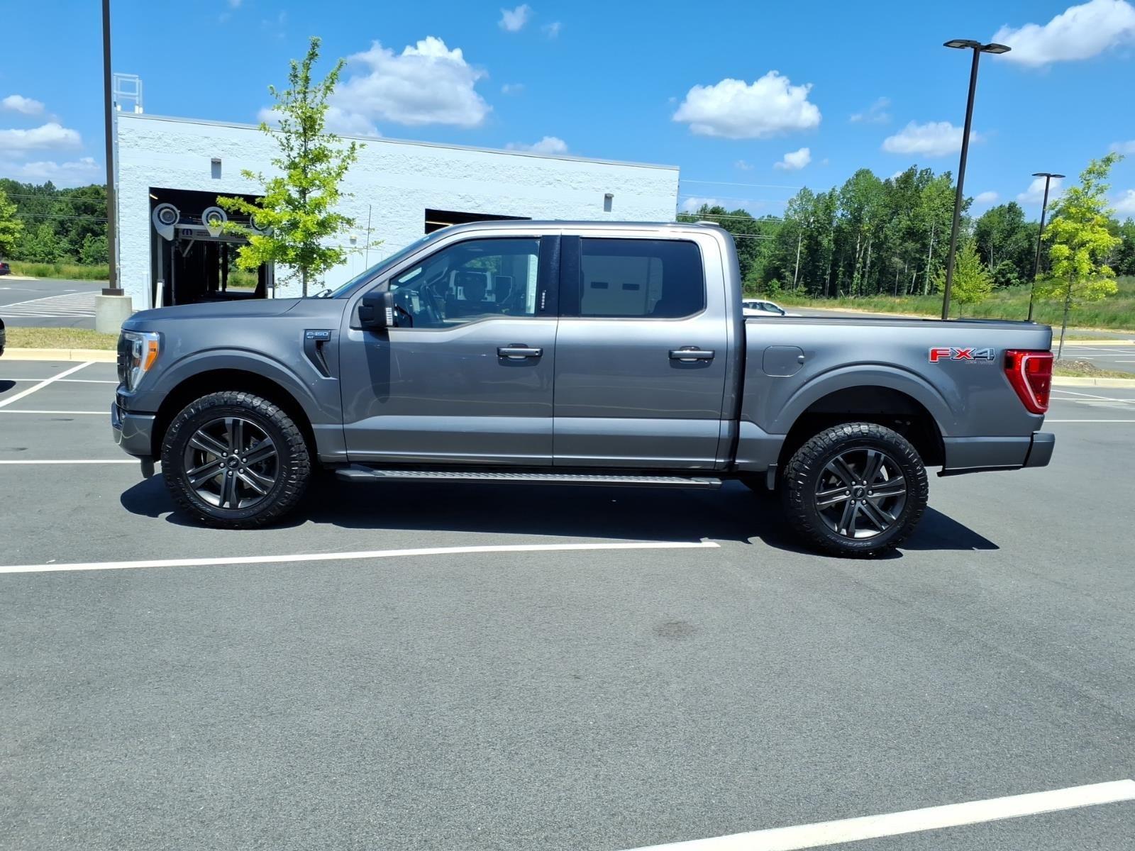 View vehicle photo 3