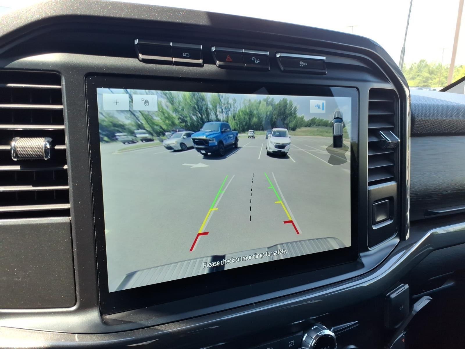 View vehicle photo 4