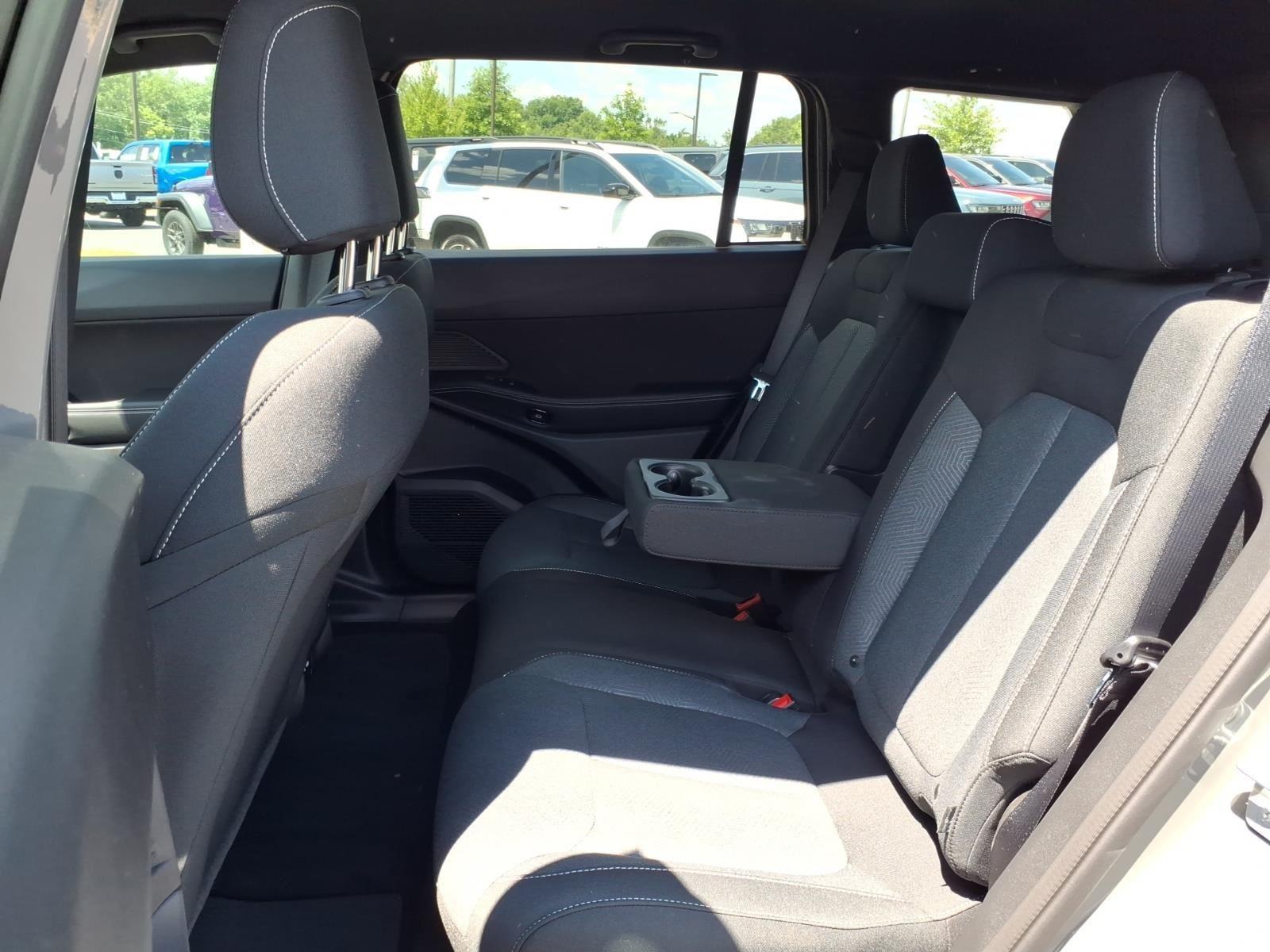 New 2026 Sting-Gray Clearcoat Jeep Laredo image 19