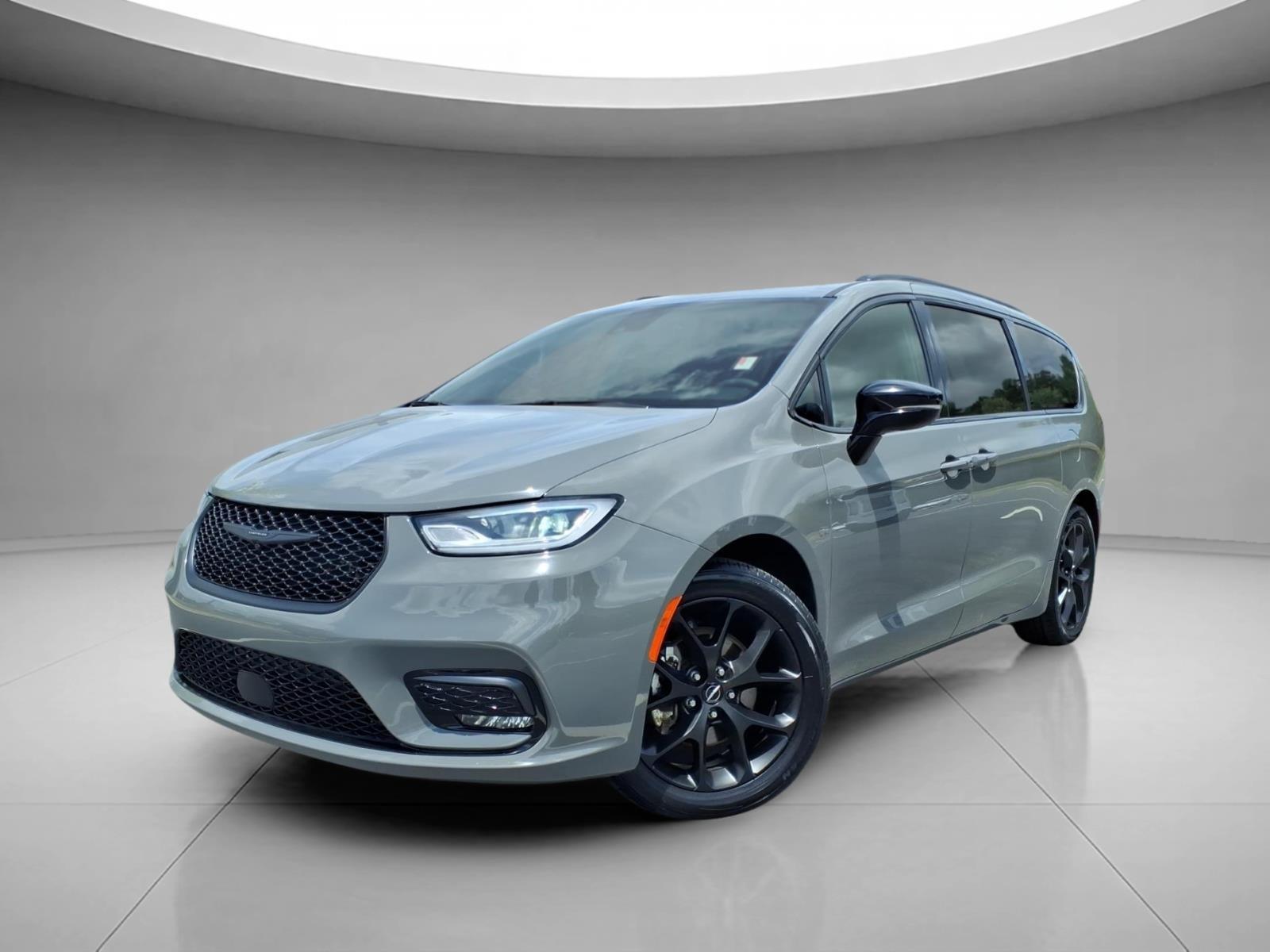 Ceramic Gray Clearcoat 2025 Chrysler Pacifica Minivan Front-Wheel Drive 9-Speed Automatic
