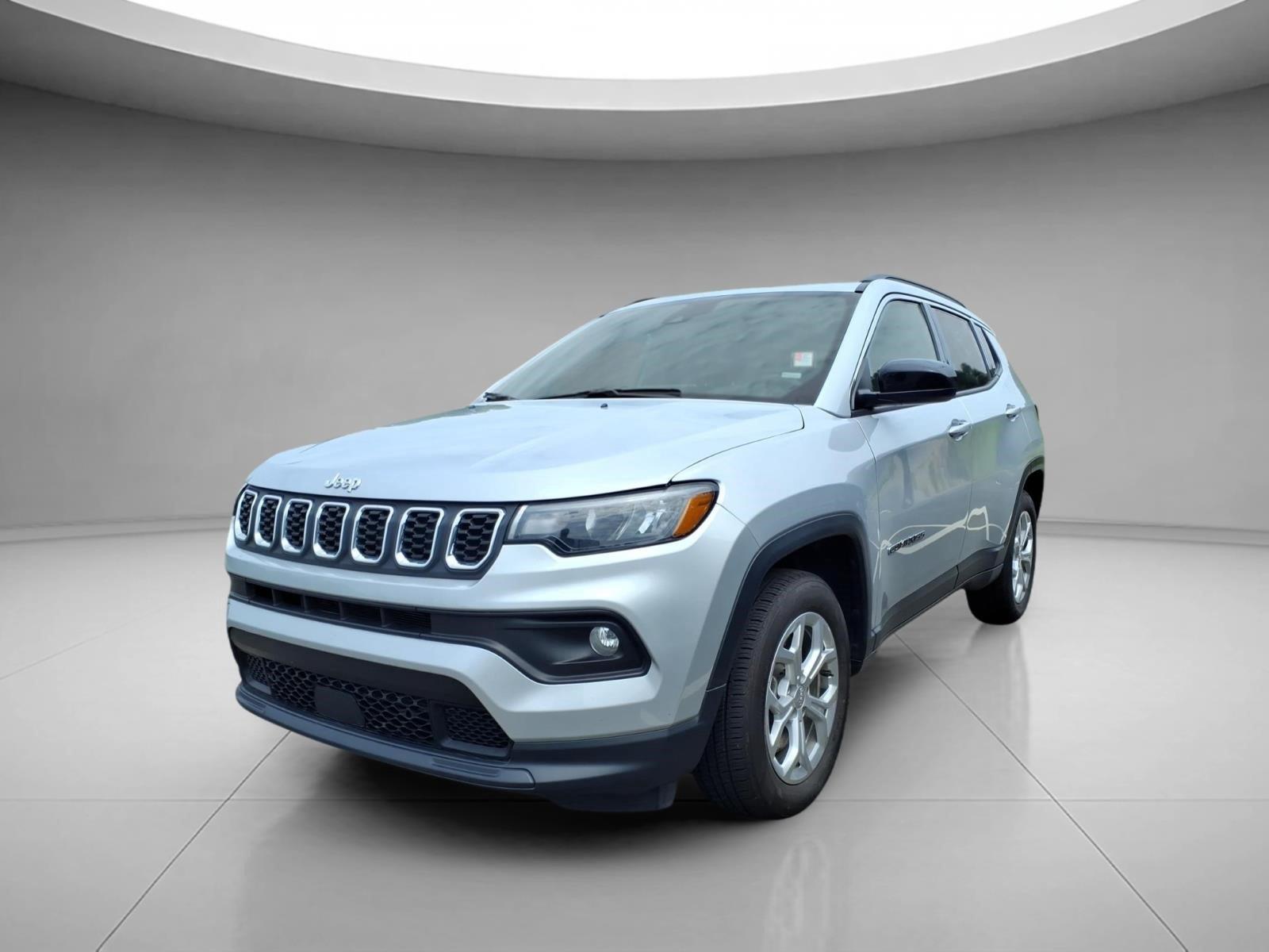 Silver Zynith Metallic Clearcoat 2024 Jeep Compass SUV / Crossover Four-Wheel Drive 8-Speed Automatic