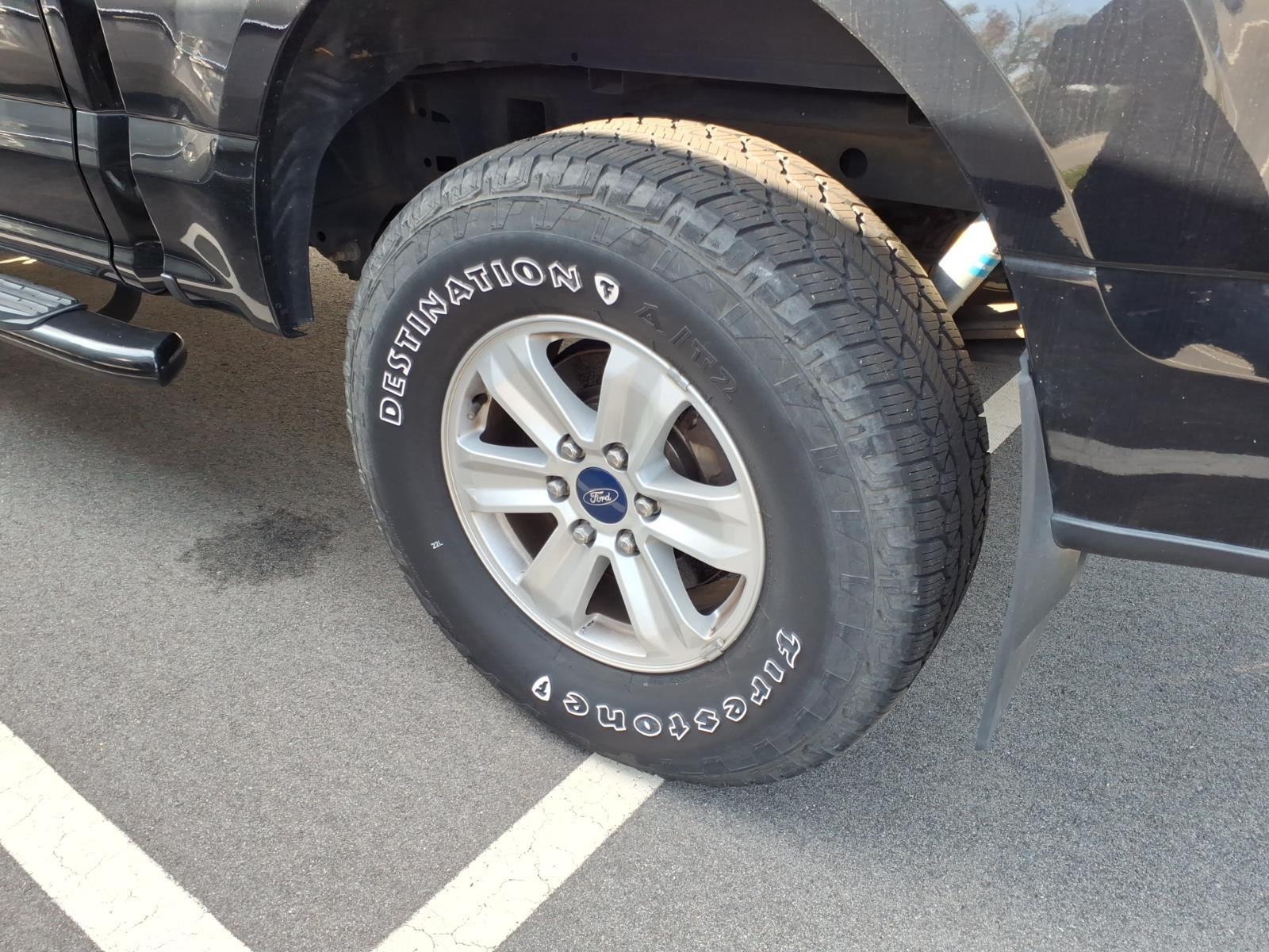 Used 2018 Shadow Black Ford XLT image 20