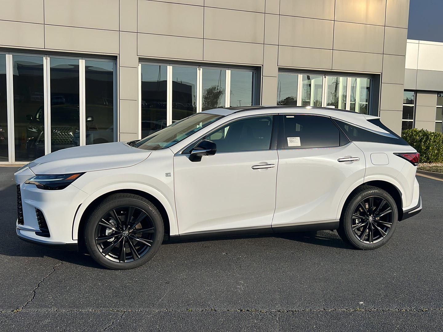 View vehicle photo 3