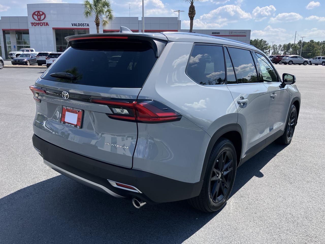 2025 Toyota Highlander Hybrid Platinum photo 2