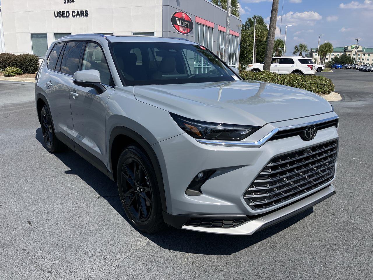 2025 Toyota Highlander Hybrid Platinum photo 4