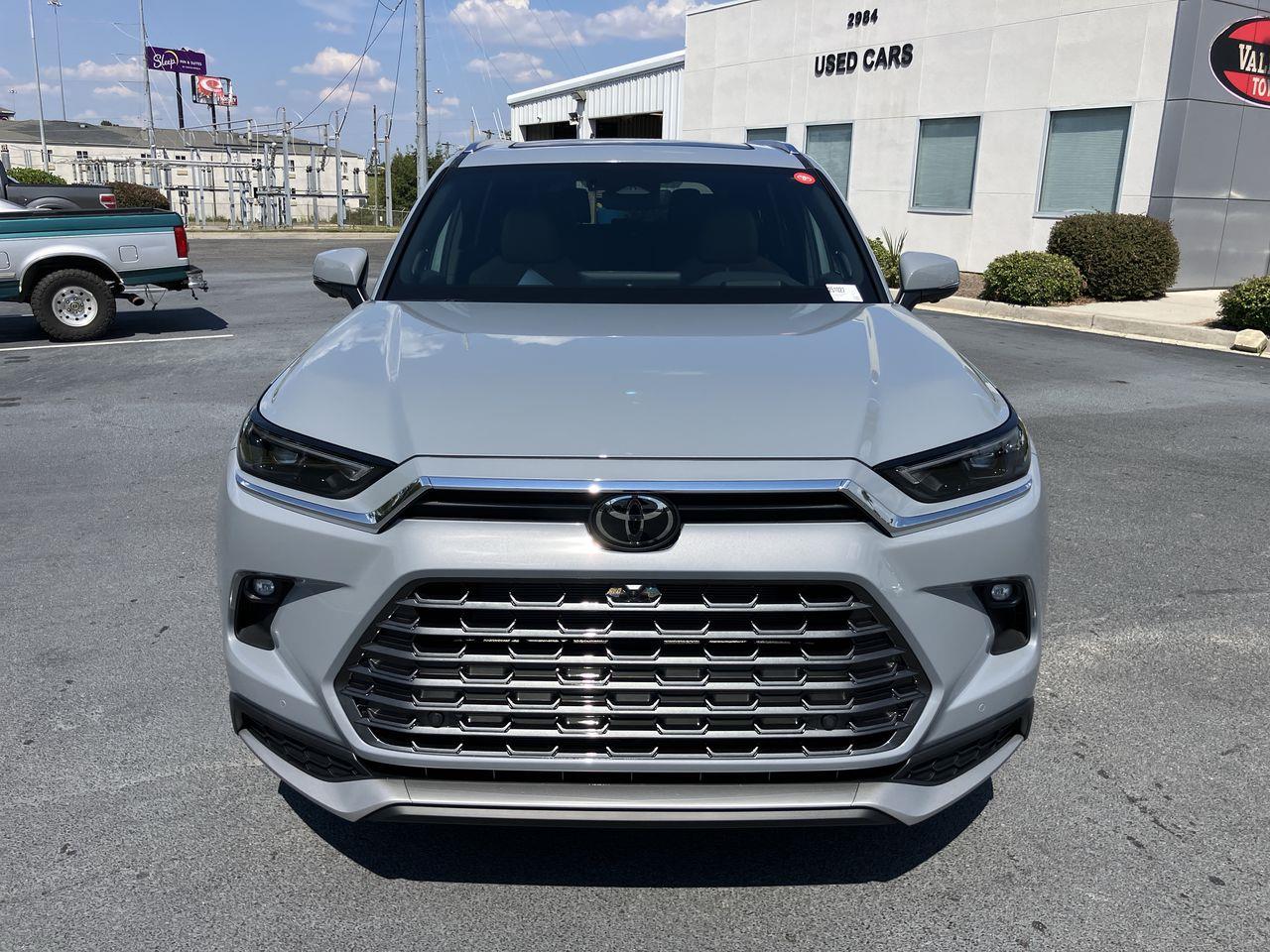 2025 Toyota Highlander Hybrid Platinum photo 5