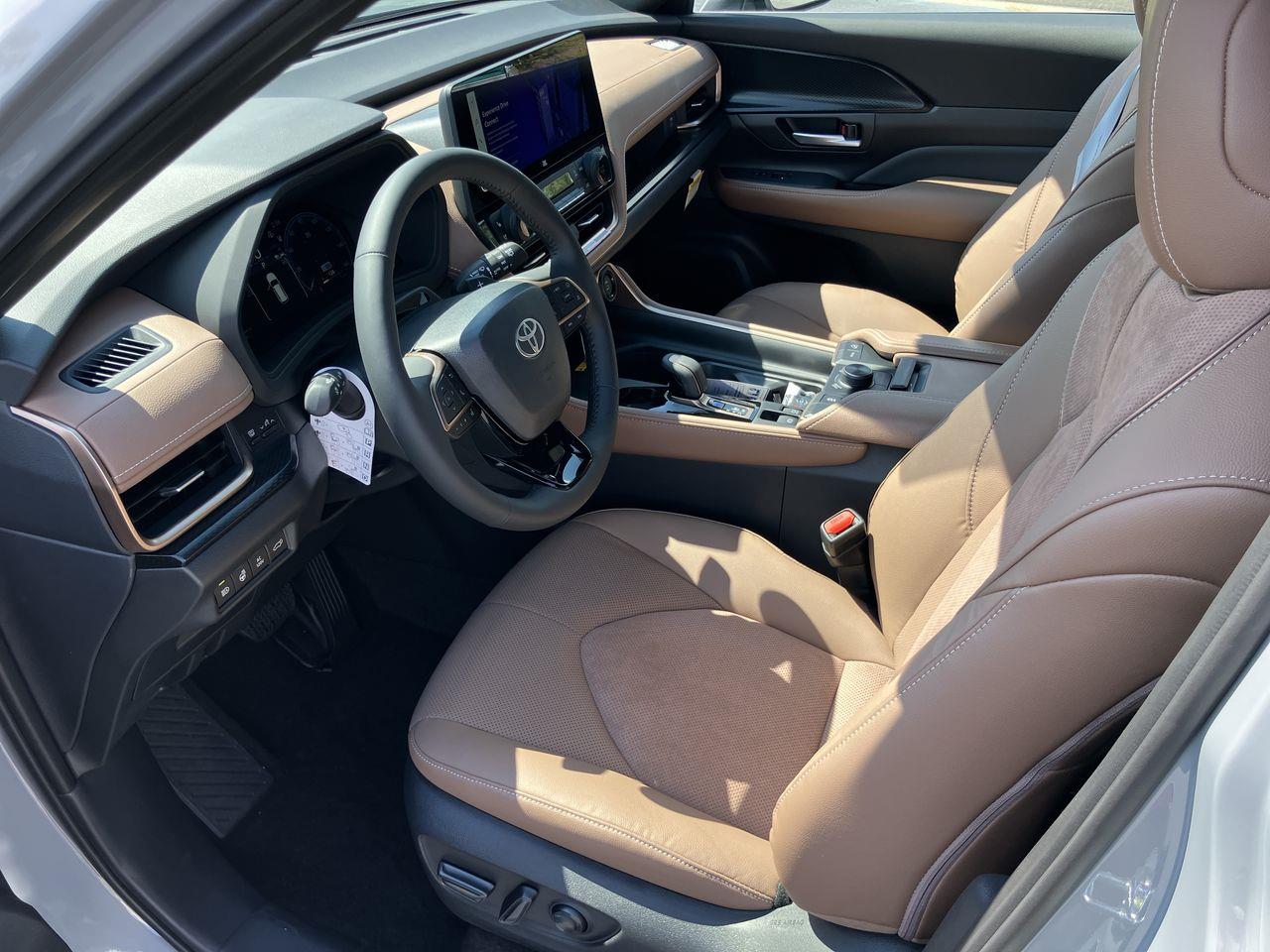 2025 Toyota Highlander Hybrid Platinum photo 6