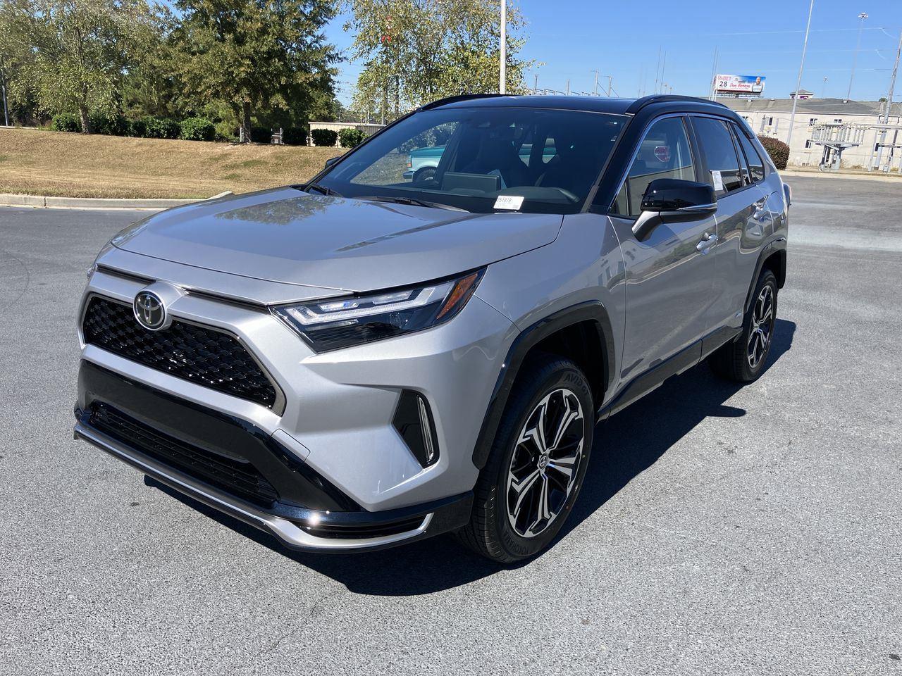 2025 Toyota RAV4 XSE's photo