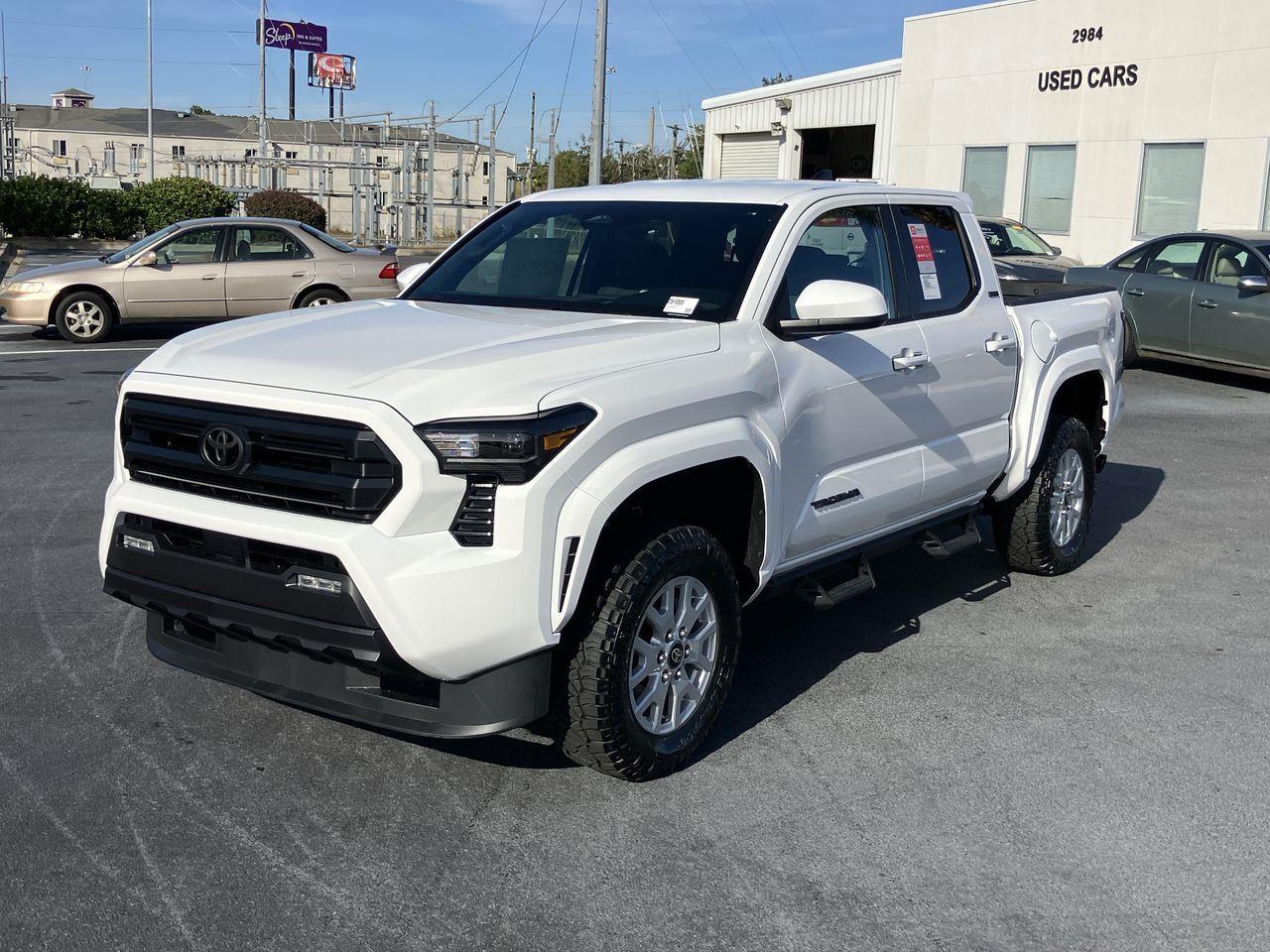 2025 Toyota Tacoma SR5's photo