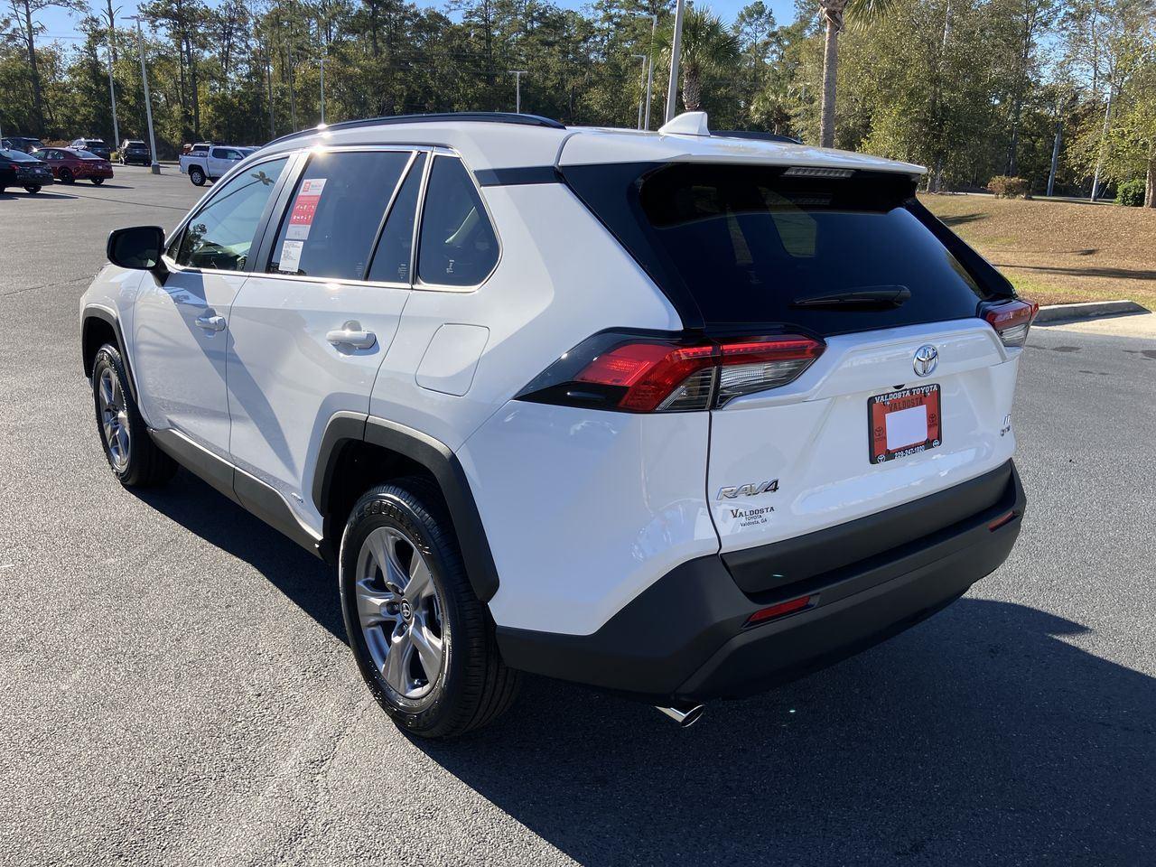 2025 Toyota RAV4 Hybrid LE photo 2