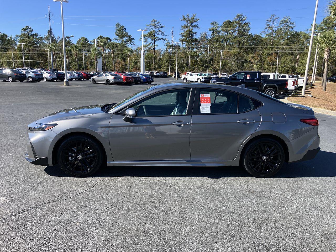 2026 Toyota Camry SE photo 2