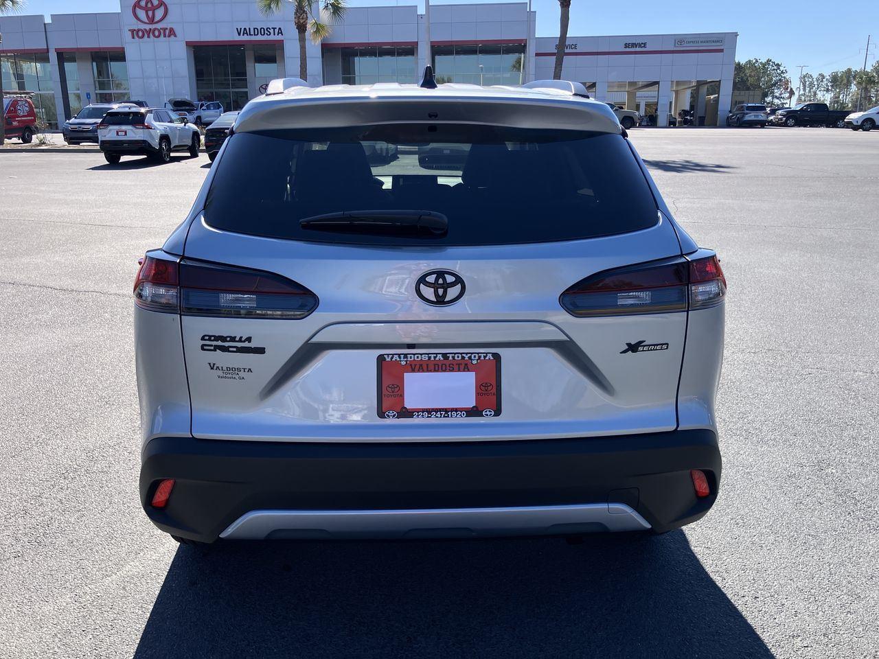 2026 Toyota Corolla Cross LE photo 4