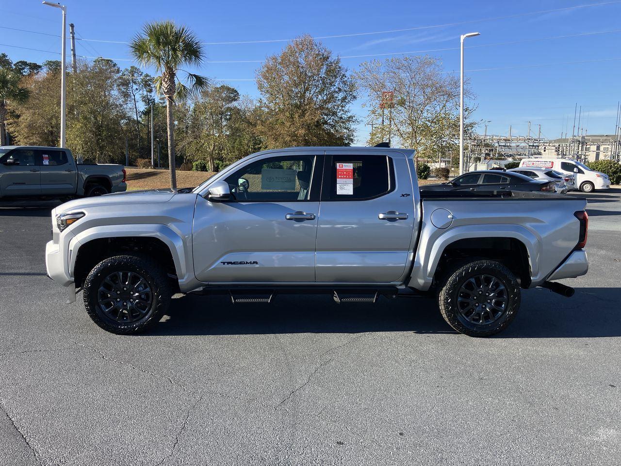 2025 Toyota Tacoma SR5 Double Cab photo 2