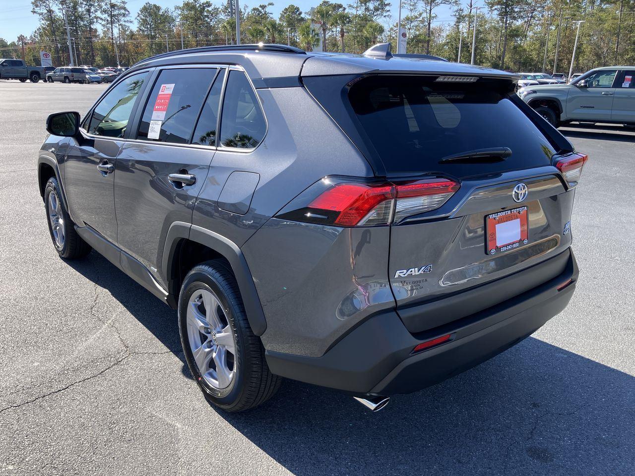 2025 Toyota RAV4 Hybrid XLE photo 2