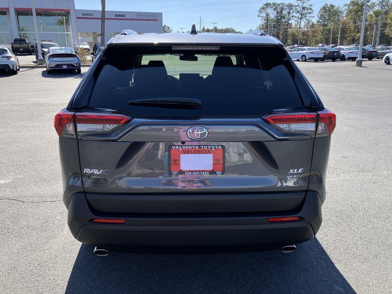 2025 Toyota RAV4 Hybrid XLE photo 3