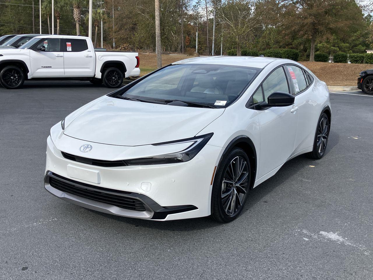 2026 Toyota Prius XLE's photo