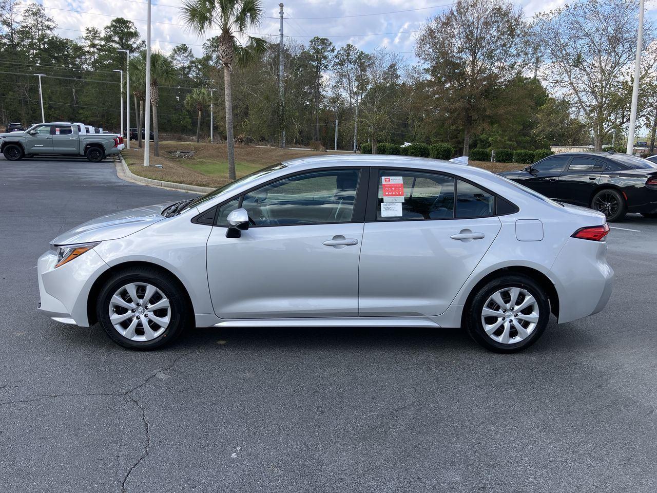 2026 Toyota Corolla LE photo 2