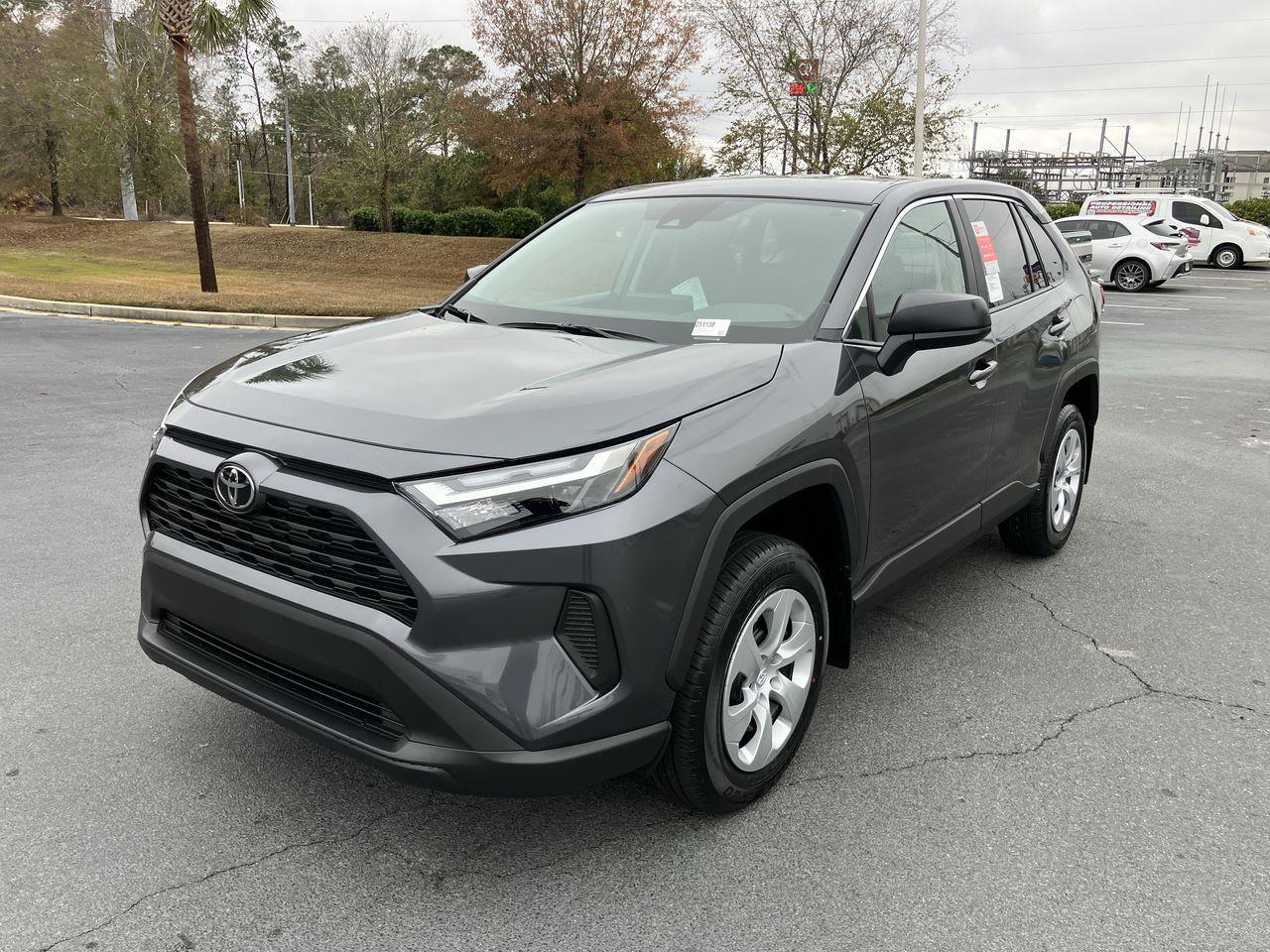 2025 Toyota RAV4 LE's photo