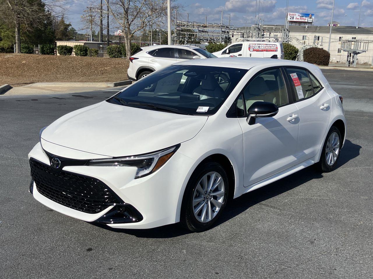 2026 Toyota Corolla Hatchback SE's photo