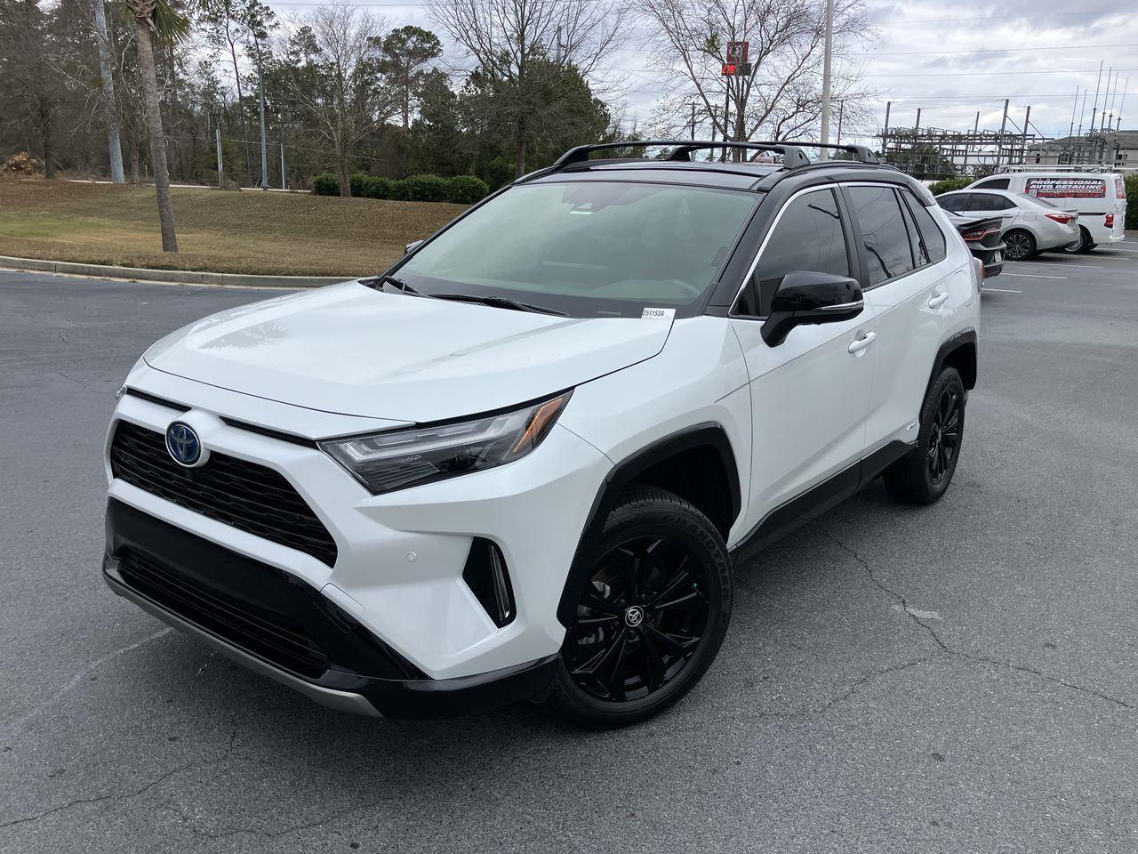 2024 Toyota RAV4 XSE's photo