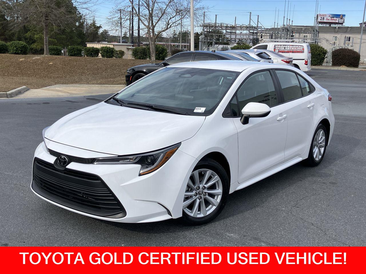 2024 Toyota Corolla LE's photo
